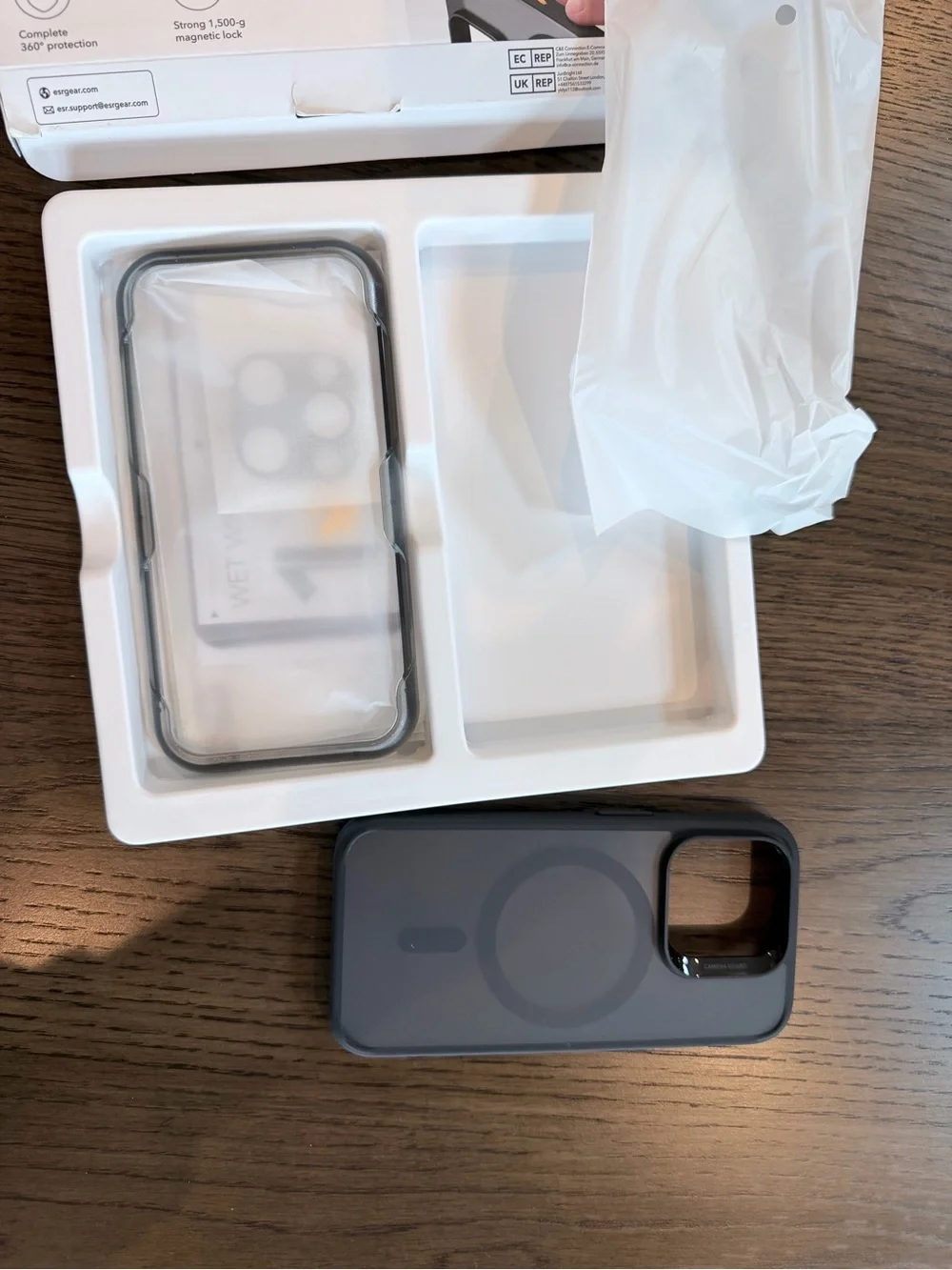 ESR Pro Case Protection Set - Clear with Black Trim -iPhone 15 Pro